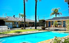 Town And Country Motor Inn